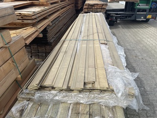 Ca. 89x Hardhouten Channelsiding Gecoat, 21x97mm, lengte 10/365cm, 52/